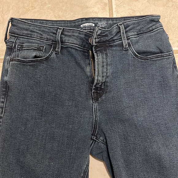 Women’s Old Navy Rockstar Super Skinny Mid-Rise Jeans - Picture 4 of 9